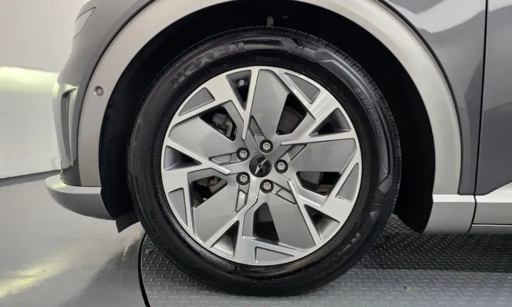 Genesis GV60