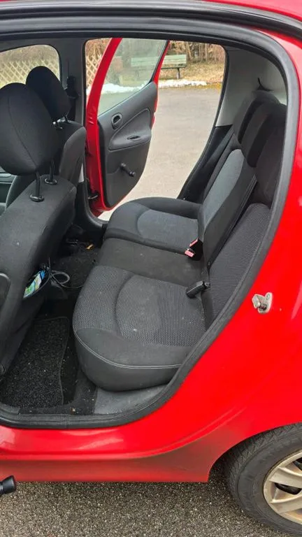 Peugeot 106