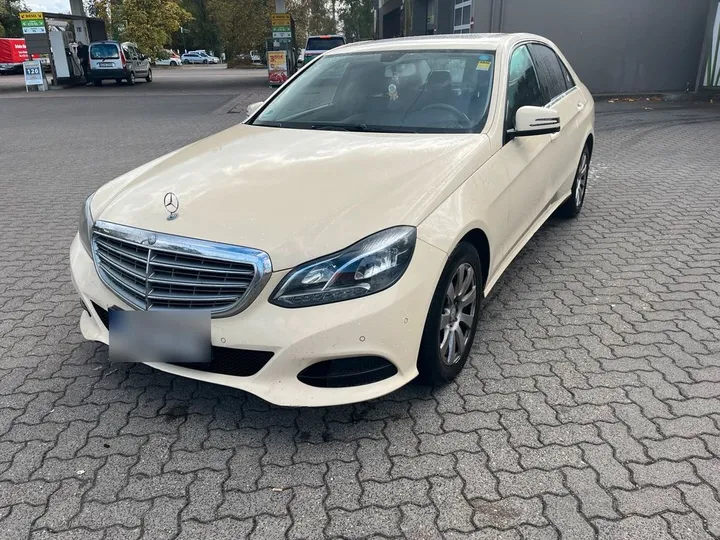 Mercedes-Benz E 200