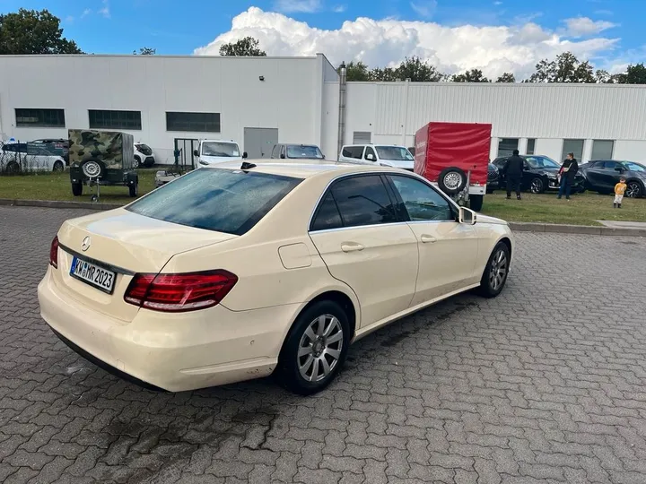 Mercedes-Benz E 200