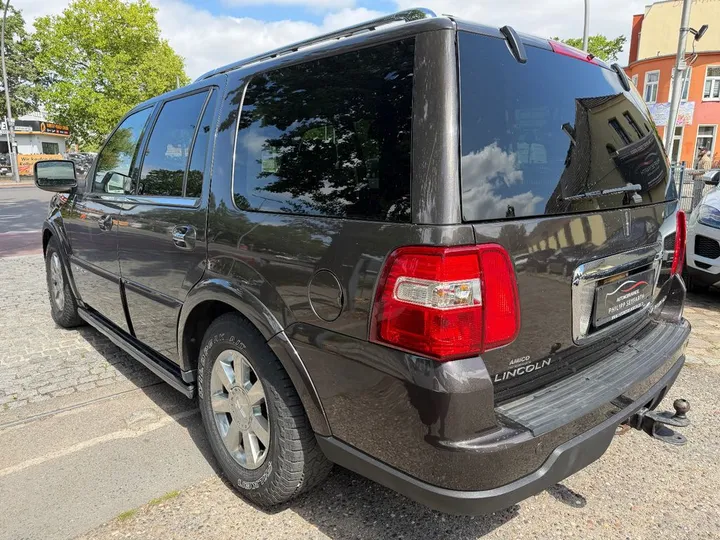 Lincoln Navigator