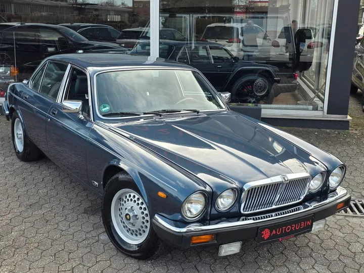 Jaguar XJ12