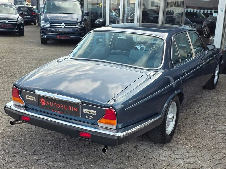 Jaguar XJ12