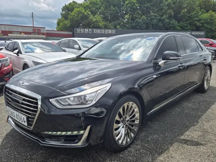 Genesis EQ900