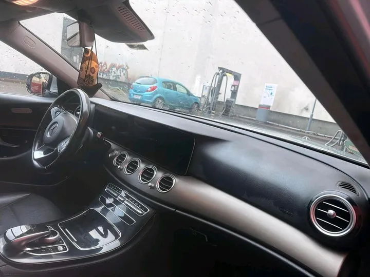 Mercedes-Benz C 220