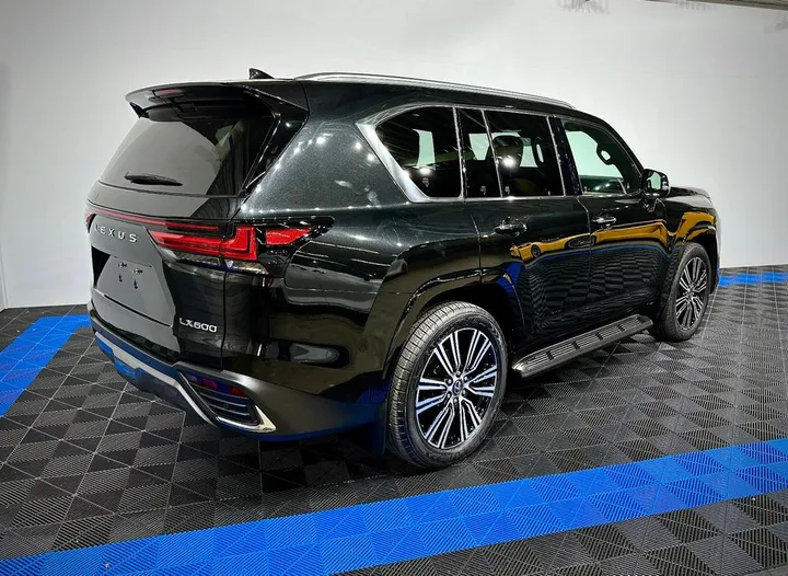 Lexus LX 600