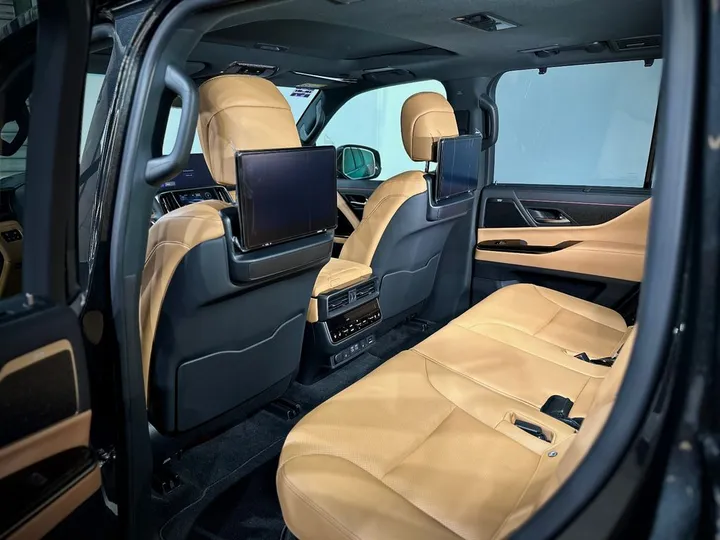 Lexus LX 600