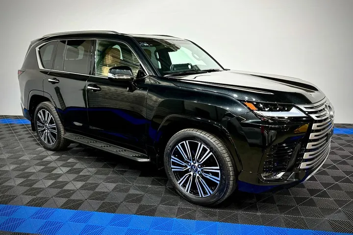 Lexus LX 600