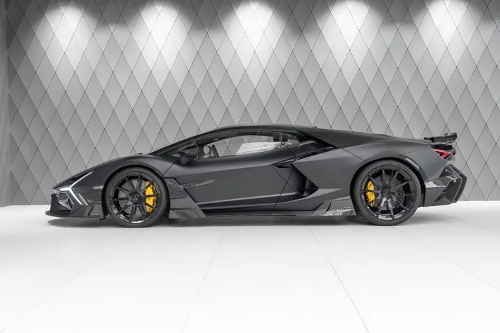 Lamborghini Revuelto