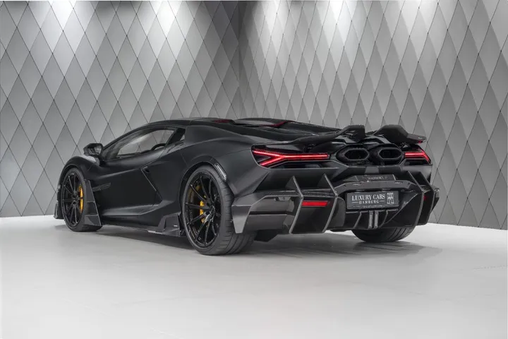 Lamborghini Revuelto