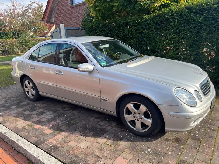 Mercedes-Benz E 200