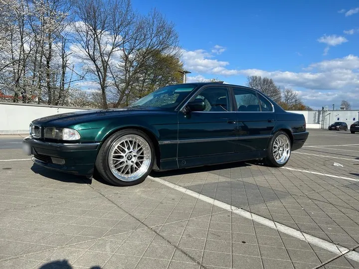 BMW 728
