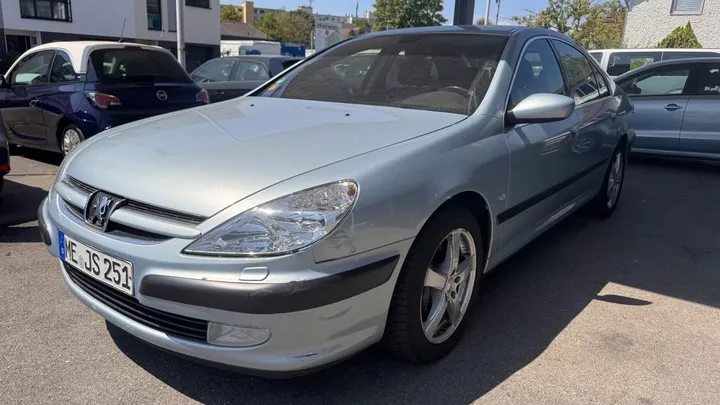 Peugeot 607