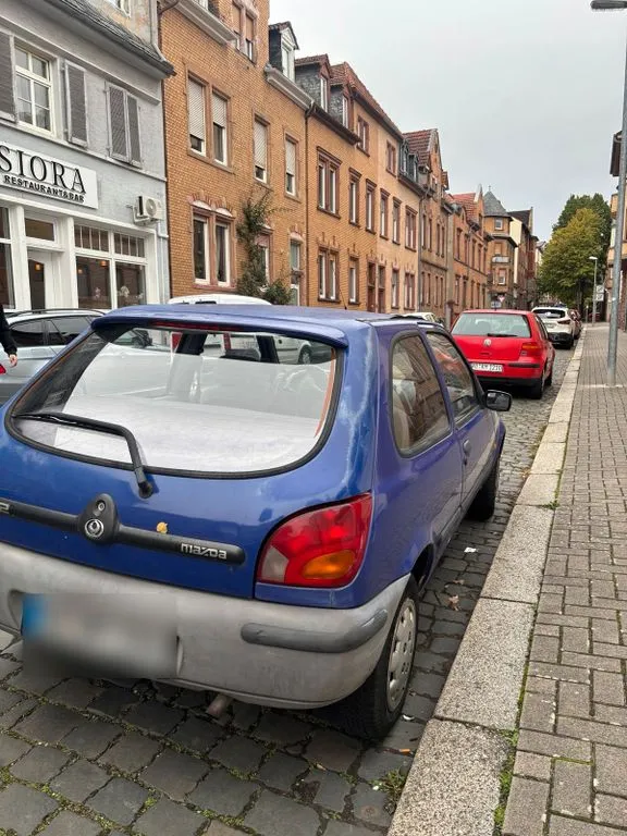 Mazda 121