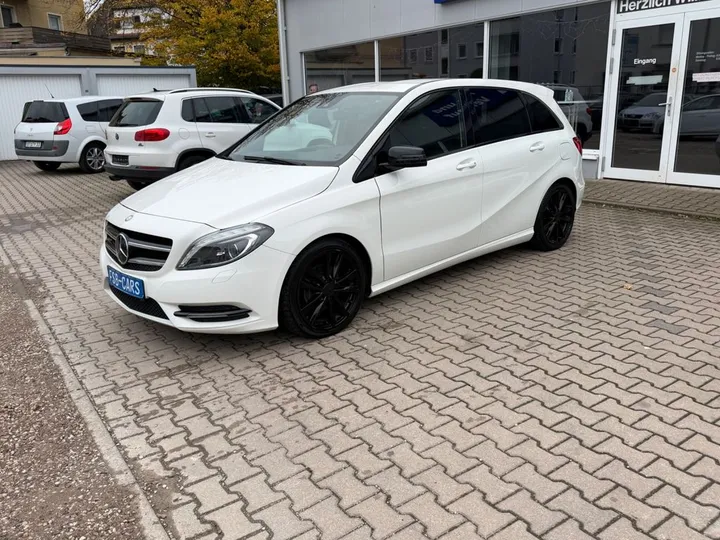 Mercedes-Benz B 200