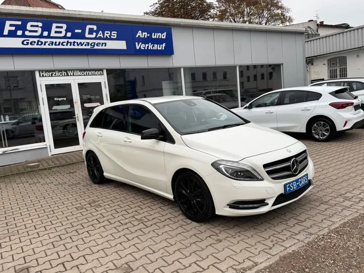 Mercedes-Benz B 200