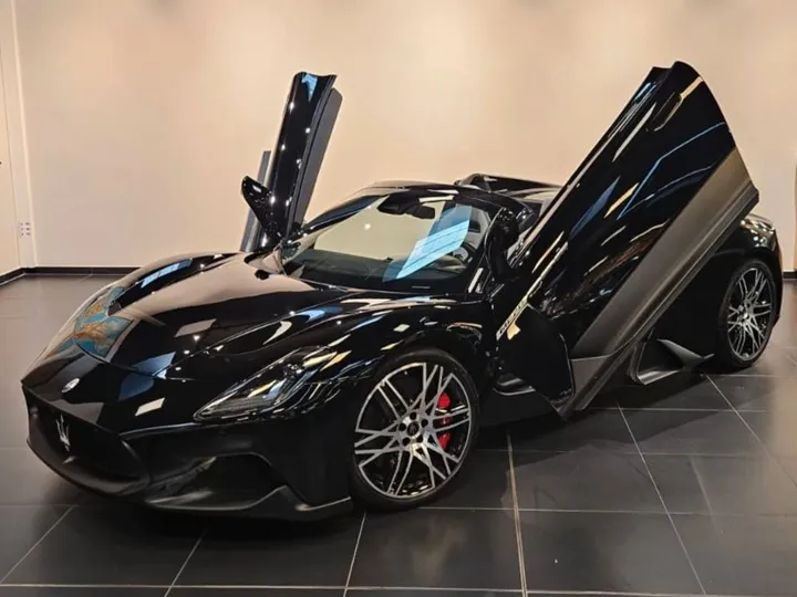 Maserati MC20