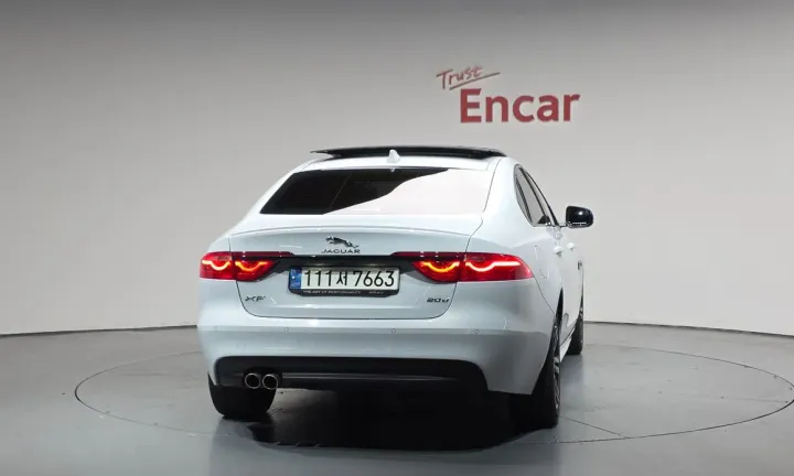 Jaguar XF