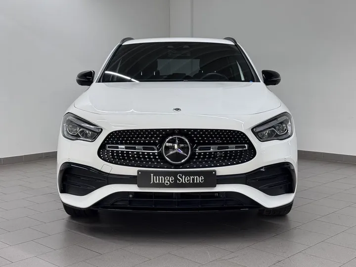 Mercedes-Benz GLA 200