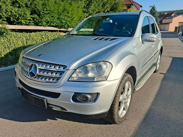 Mercedes-Benz ML 320