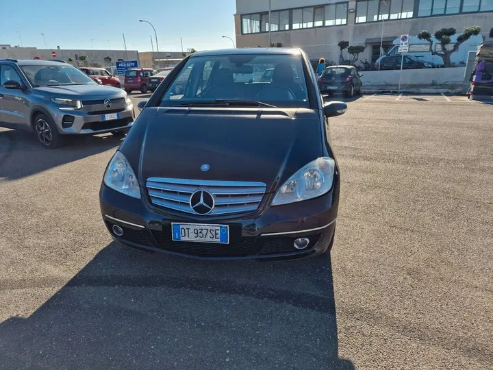 Mercedes-Benz A 180