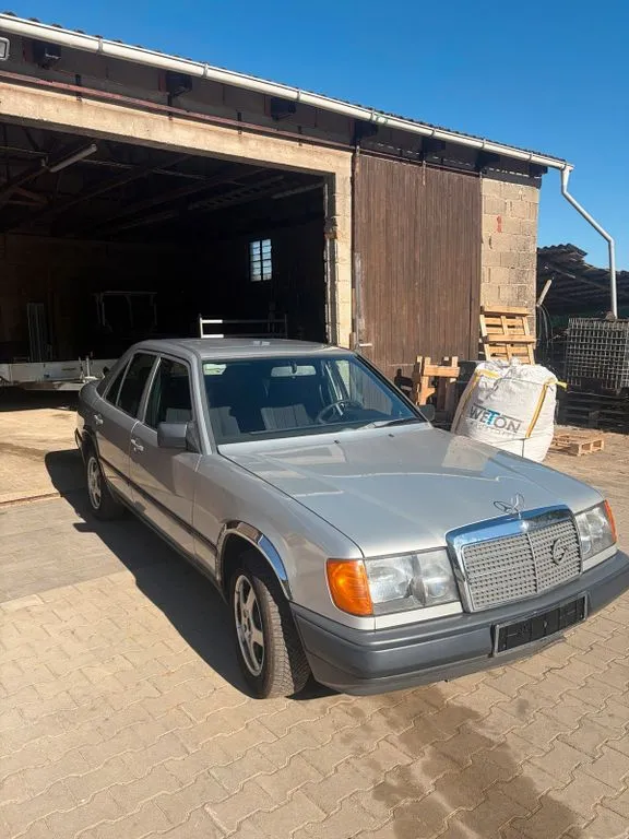 Mercedes-Benz 200