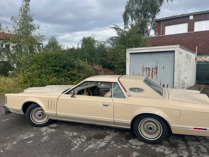 Lincoln Continental