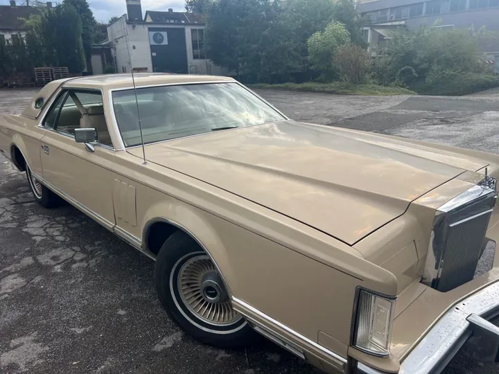 Lincoln Continental