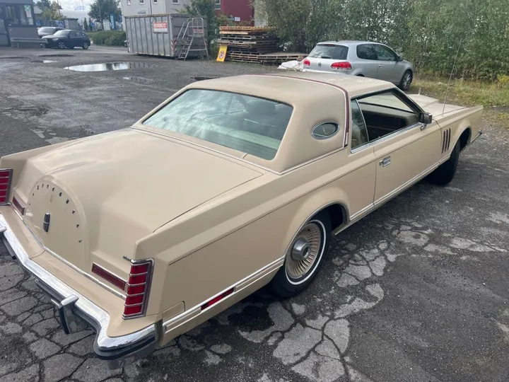 Lincoln Continental
