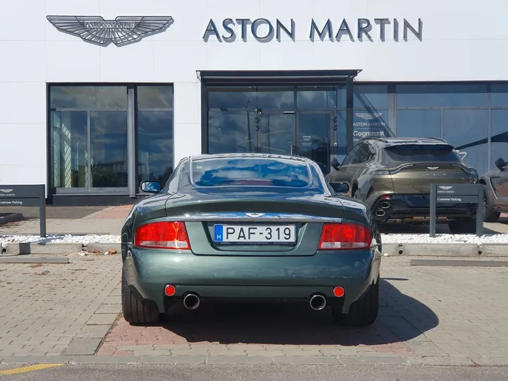 Aston Martin Vanquish