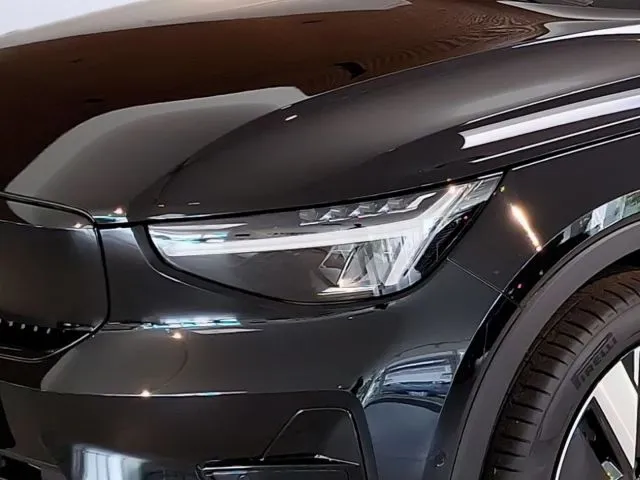 Volvo EX40