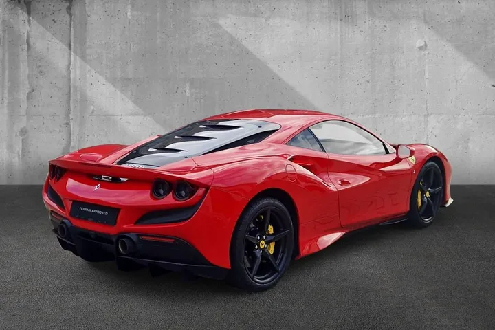 Ferrari F8