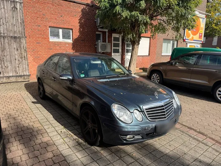 Mercedes-Benz E 220
