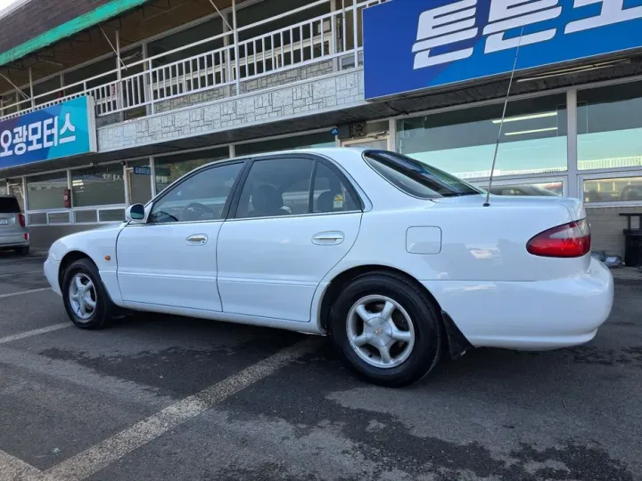 Hyundai Marcia