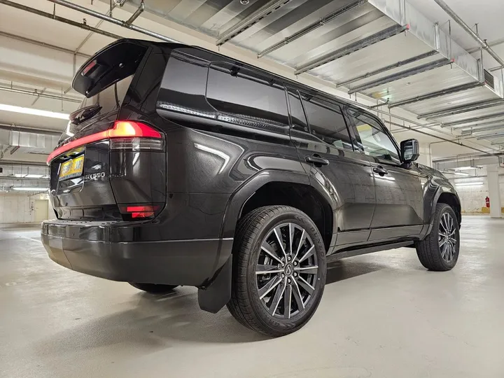 Lexus GX 550