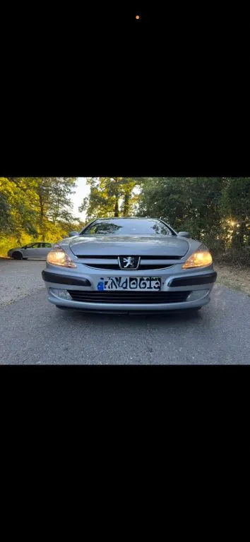 Peugeot 607