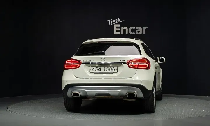 Mercedes-Benz GLA-Class