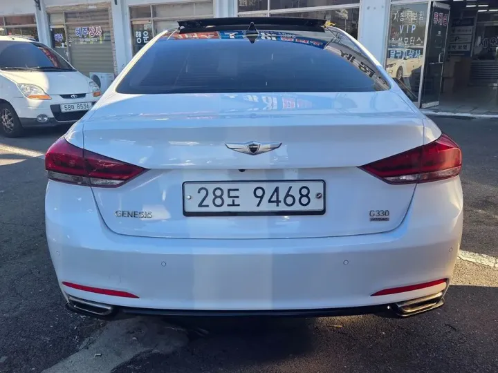 Hyundai Genesis