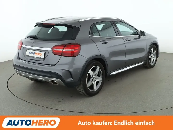 Mercedes-Benz GLA 200