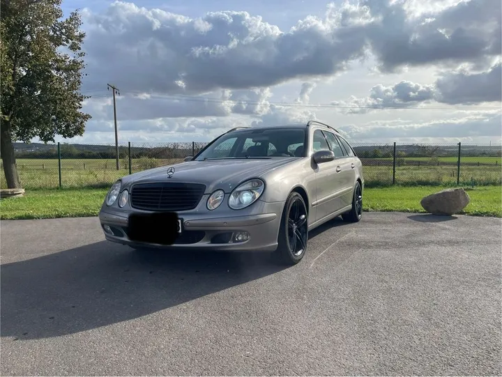 Mercedes-Benz E 200