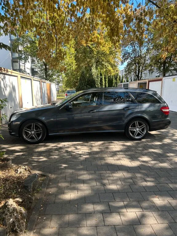 Mercedes-Benz E 220