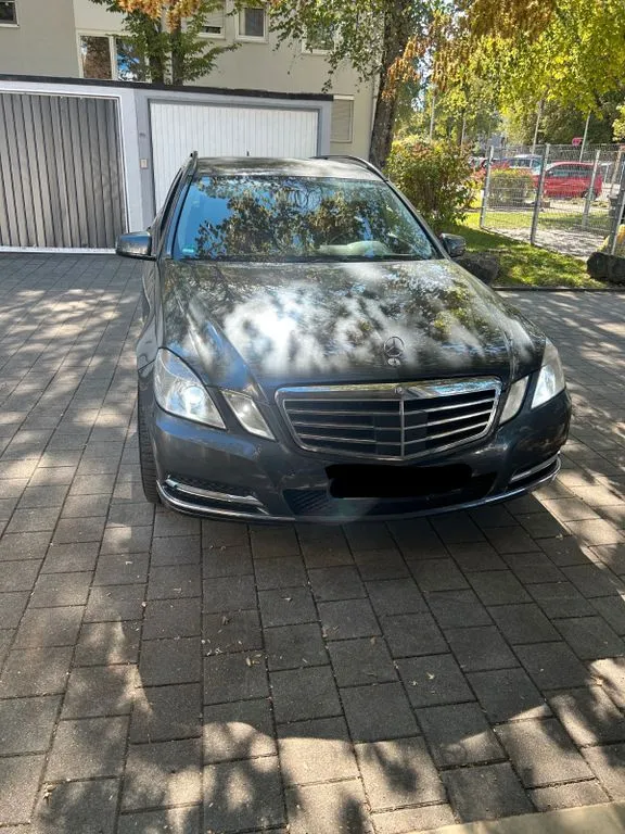 Mercedes-Benz E 220