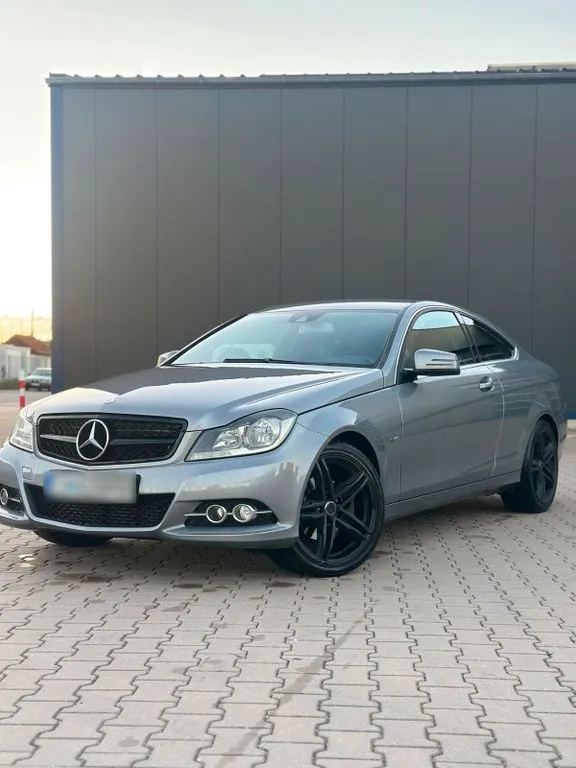 Mercedes-Benz C 220