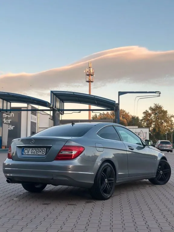 Mercedes-Benz C 220