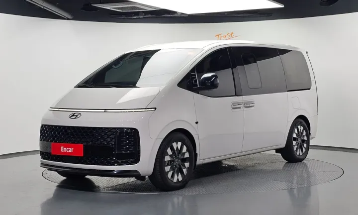 Hyundai Staria