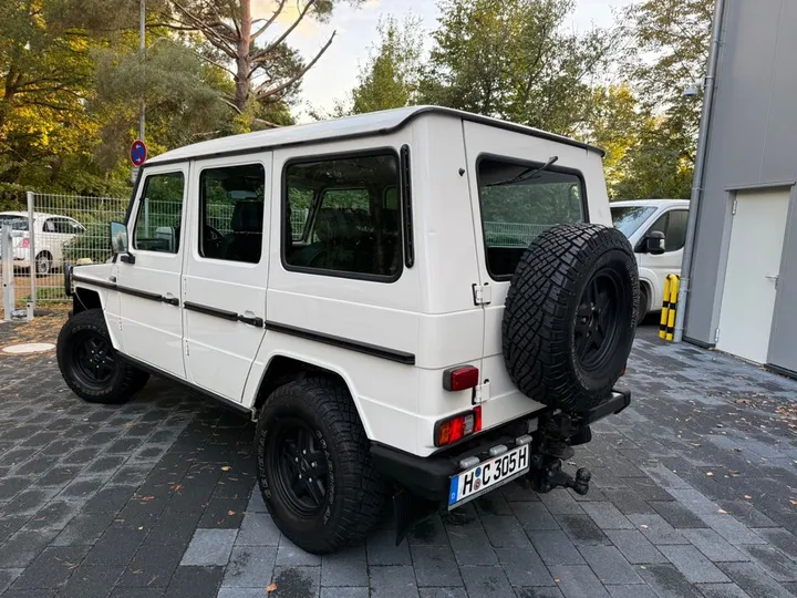 Mercedes-Benz G 300