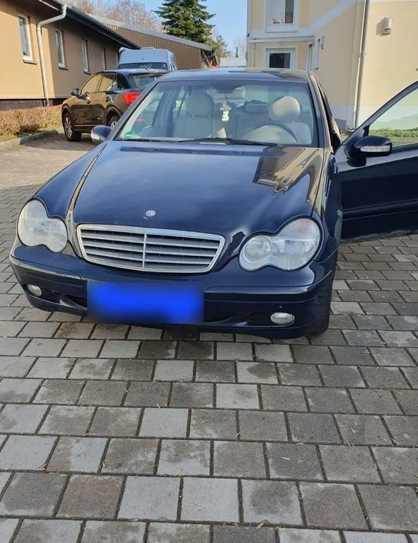 Mercedes-Benz C 200