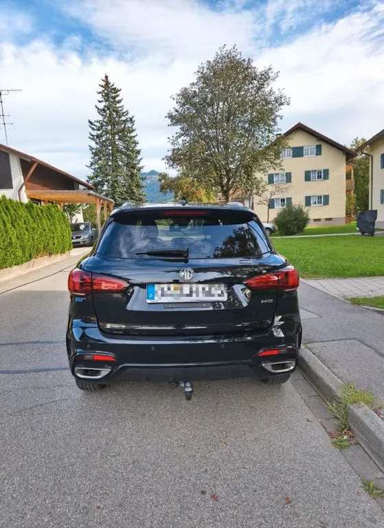 MG HS