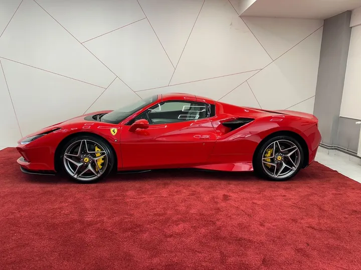 Ferrari F8