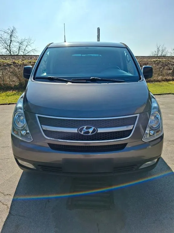 Hyundai H-1
